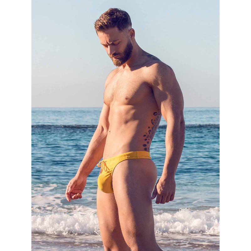 2Eros V80 Textured Swim Thong Signet Ripple Yellow (T9919) 2Eros V80 Textured Swim Thong Signet Ripple Yellow (T9919)